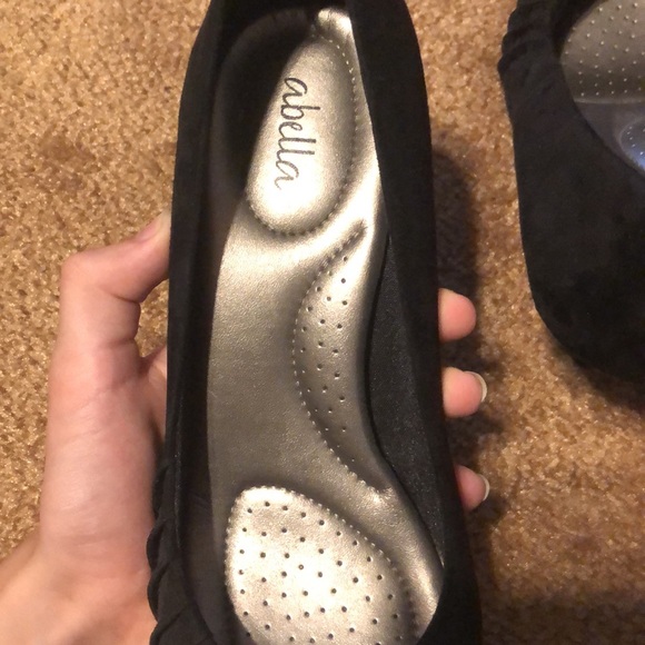 abella heels size 7 in a half - Picture 2 of 4